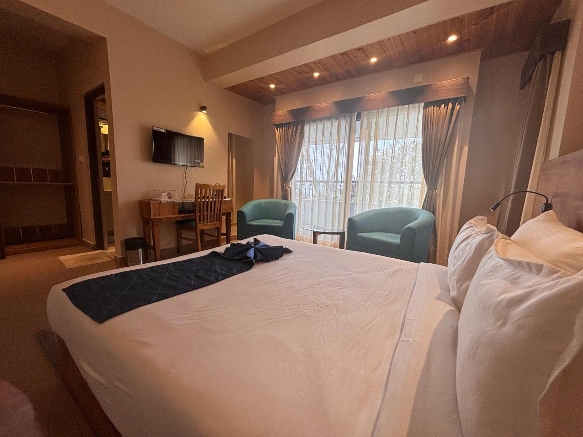 Blue Orchid Premium Hotel Kalimpong Bagian luar foto