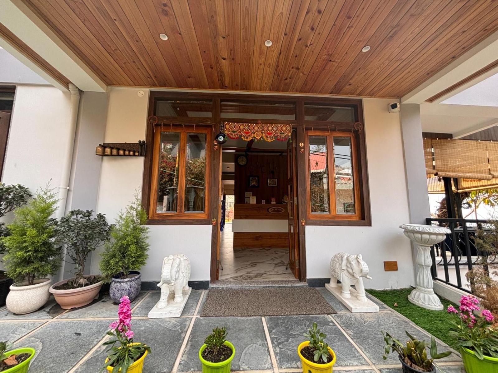 Blue Orchid Premium Hotel Kalimpong Bagian luar foto